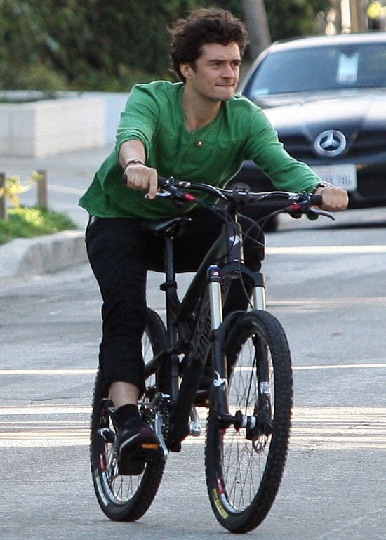 Pictures of Orlando Bloom Riding Around LA on a Bike 