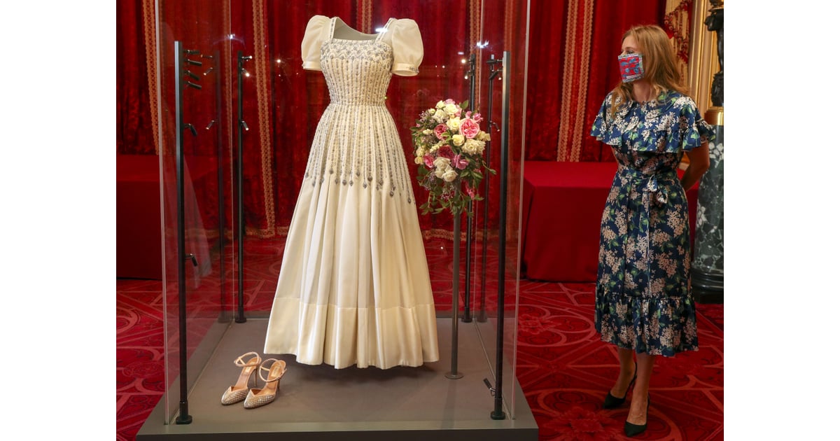 Princess Beatrice's Wedding Dress Display at Windsor ...