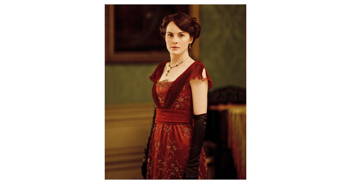 Lady Mary acquires an electric curling iron during season two