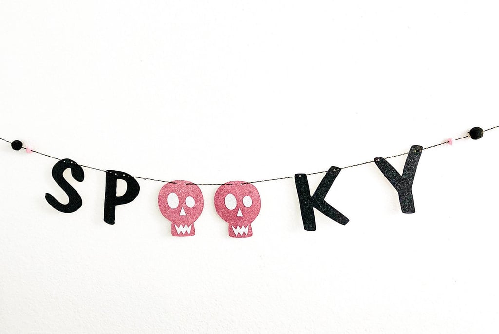 Cute Halloween Spooky Garland Skull