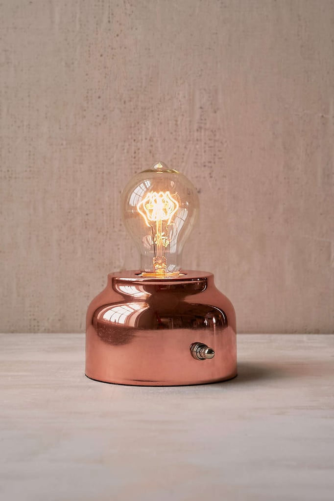 مصباح General Store Lamp (بسعر 39$ دولار أمريكيّ؛ 144 درهم إماراتيّ/ريال سعوديّ)