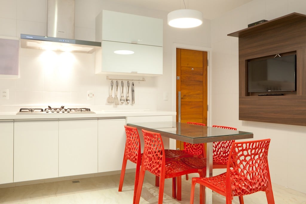 Adriana Lima and Alessandra Ambrosio's Rio Airbnbs Pictures