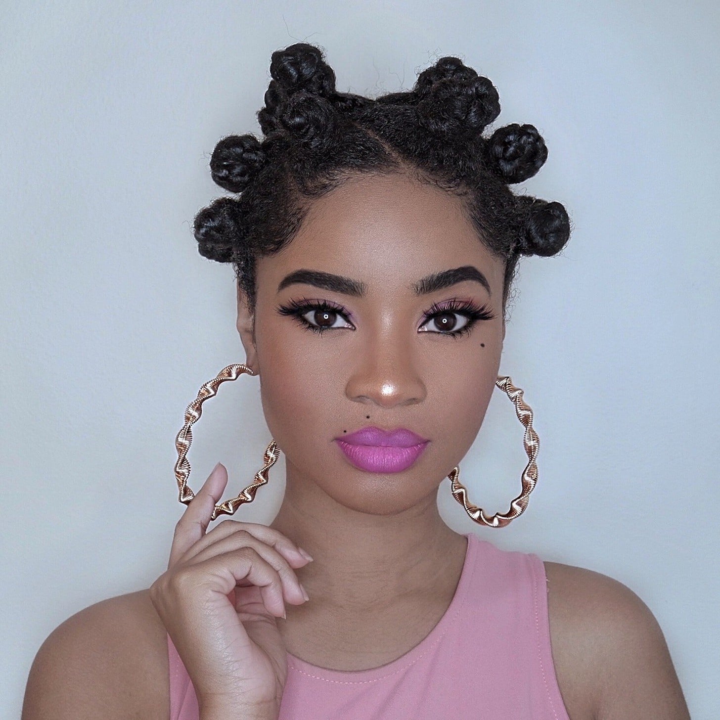 10 Beautiful Bantu Knots Hairstyles With How-To Tutorials - Wondafox | Bantu  knot hairstyles, Hair knot, Natural hair styles