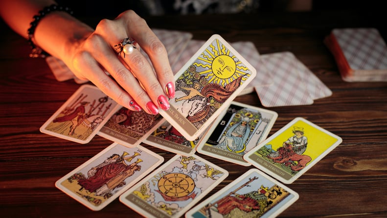 How to Read Tarot Cards: A Beginner's Guide to Understanding Their Meanings
