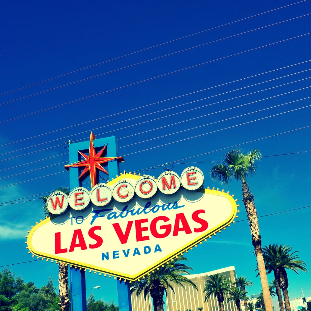 welcome-signs-20-travel-photos-you-must-take-on-your-next-trip
