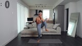 5-Minute Fast Walking Workout to Decrease Bloating
