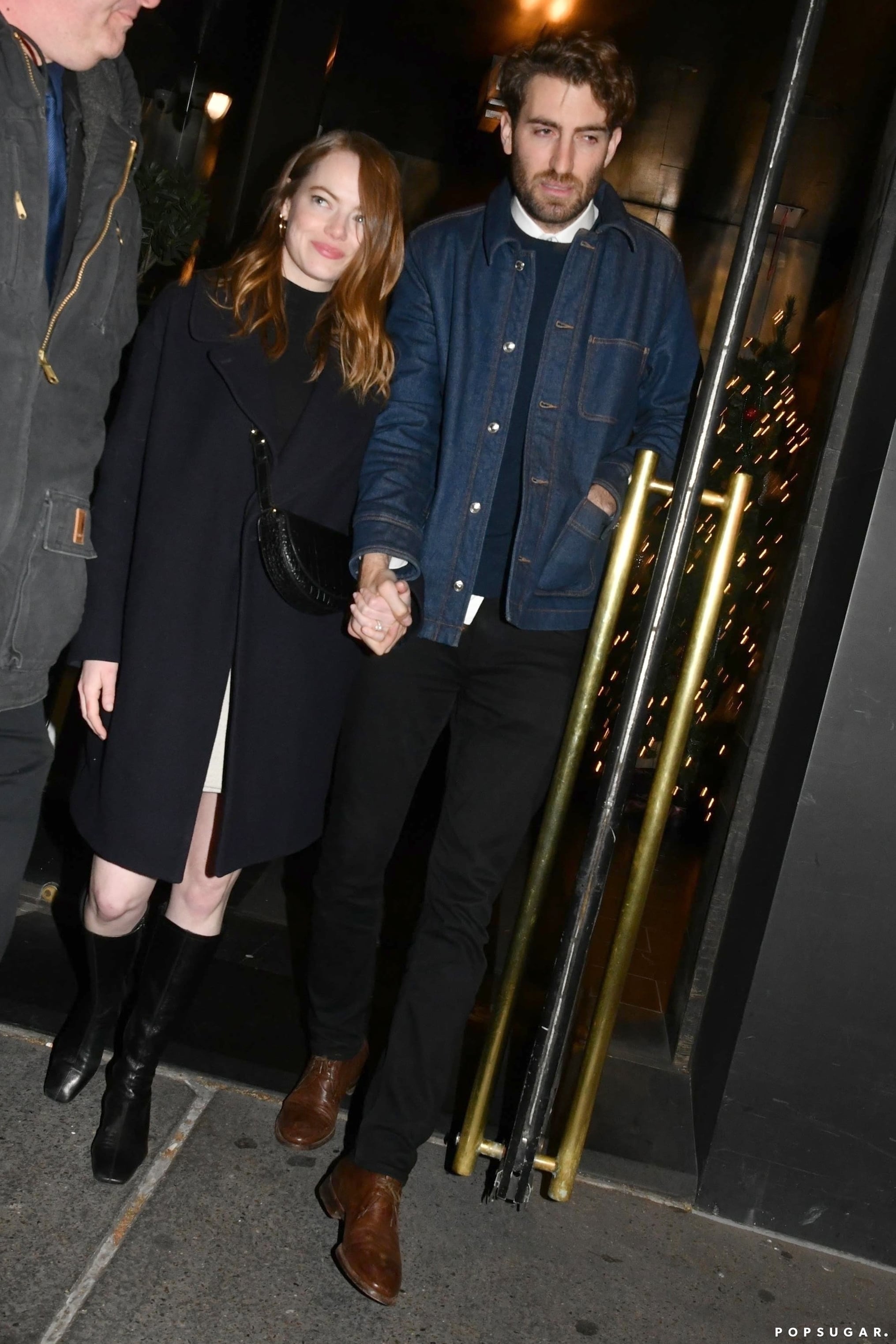 Emma Stone & Dave McCary Hold Hands While Out In Paris – Hollywood