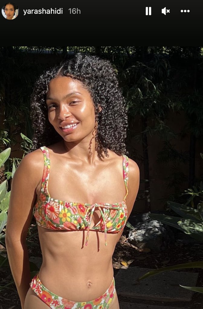 Yara Shahidi穿着一件可持续生产的花卉比基尼