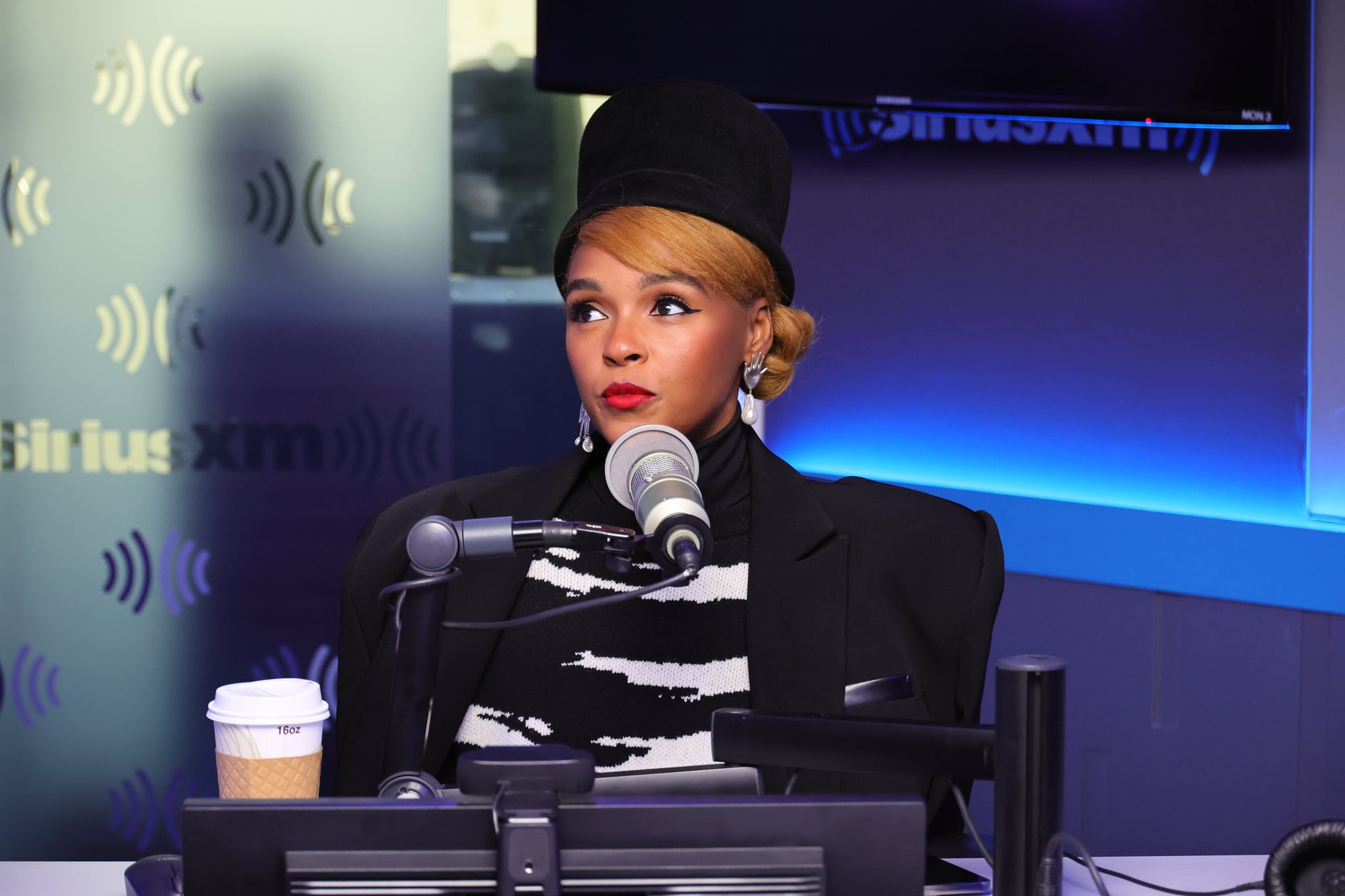 New York, New York - 09 Janvier : Janelle Monae Visite Siriusxm Aux Studios Siriusxm Le 09 Janvier 2023 À New York.  (Photo De Théo Wargo/Getty Images)