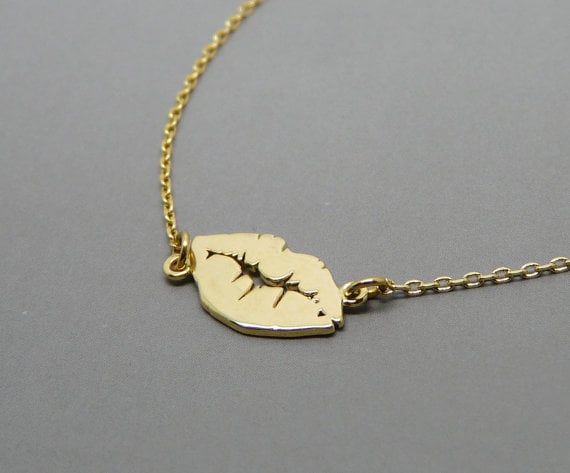 Kiss Necklace