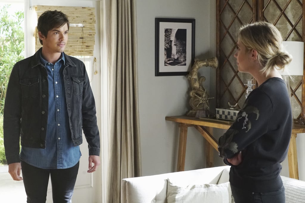How should you style those trusty black jeans? With a matching black top, just like Hanna.