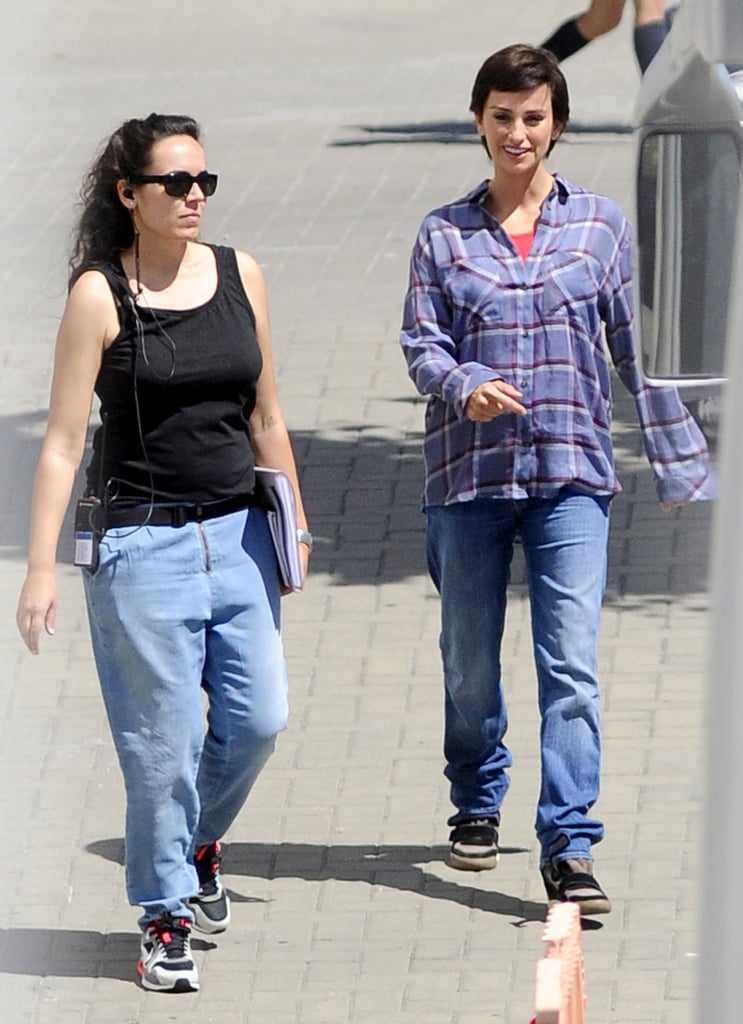Penelope Cruz's Wig and Baby Bump on Ma Ma Set | Pictures