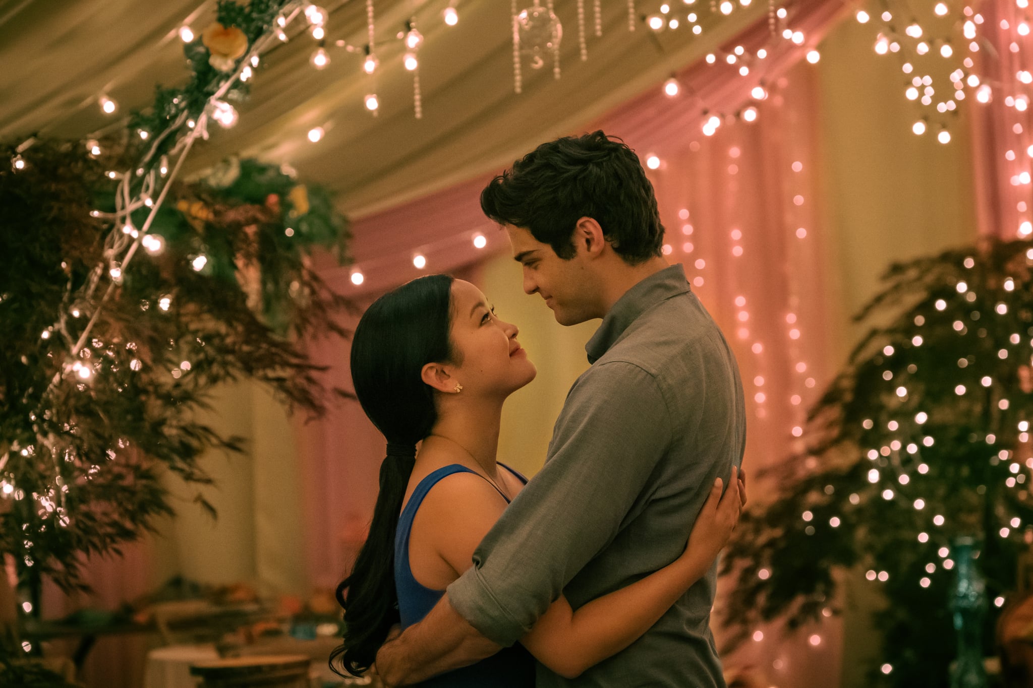 TO ALL THE BOYS: ALWAYS AND FOREVER (L-R): LANA CONDOR as LARA JEAN, NOAH CENTINEO as PETER. KATIE YU/NETFLIX © 2021