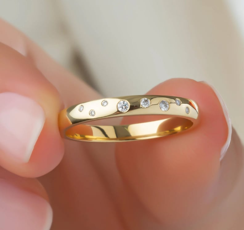 第二个订婚戒指的想法:杜鹃花钻石戒指