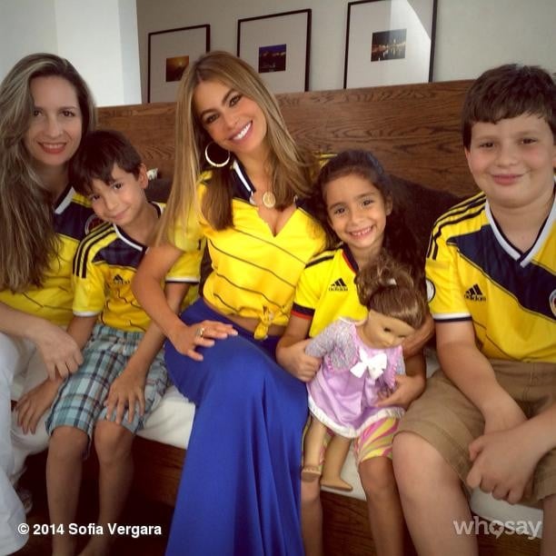 Sofia Vergara cheered on Colombia with her family.
Source: Instagram user sofiavergara