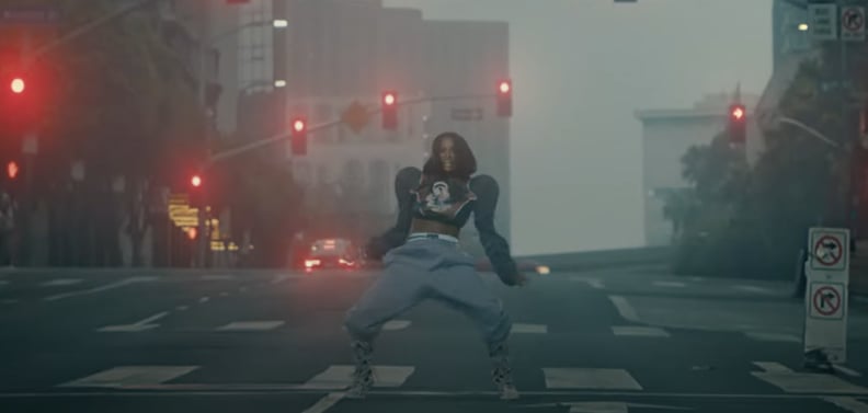 席亚拉“跳”的音乐视频