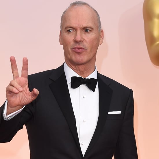 Michael Keaton Putting His Speech Away at the 2015 Oscars