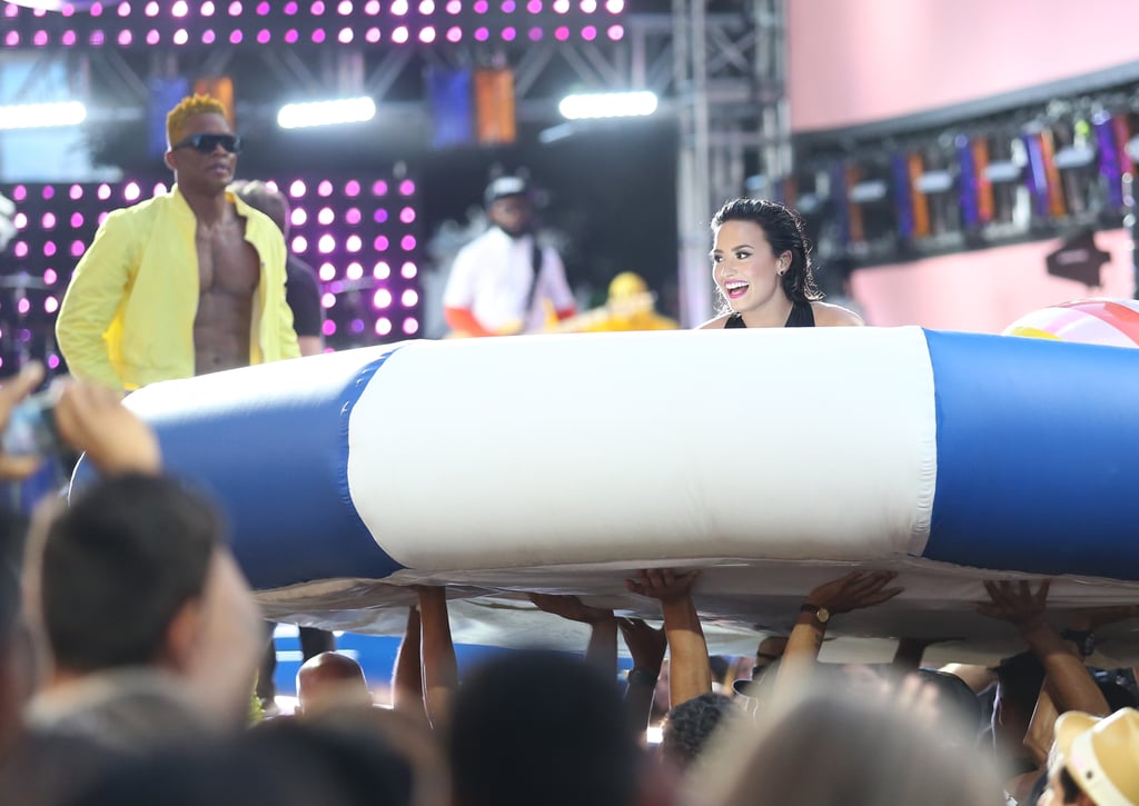 Demi Lovato's Performance at 2015 MTV VMAs
