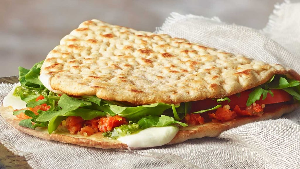 Panera: Tomato Mozzarella Flatbread | Healthy Vegetarian Fast Food