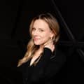 Photo of author Melanie Rud