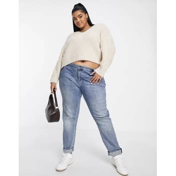 Anyone here bought shein active wear? Just bought this from shein hopefully  it fits me nicely, I used to shop in the plus size sometimes until I  realized it was too big