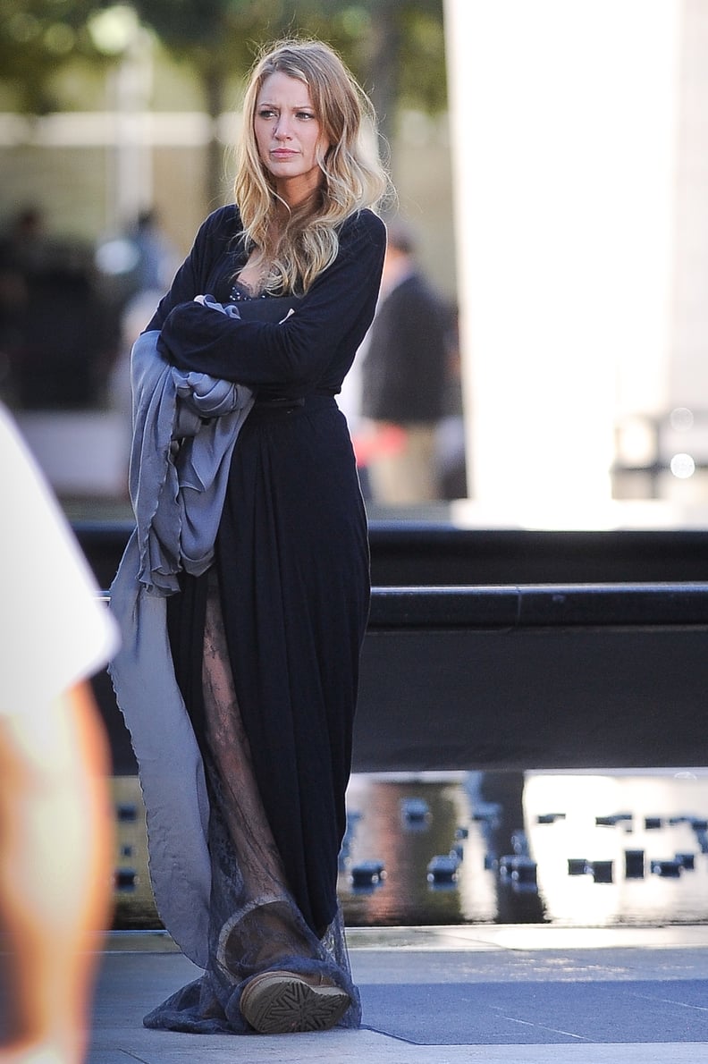 Blake Lively Styling Her Outfit With UGG Boots and a Cardigan on the Set of Gossip Girl