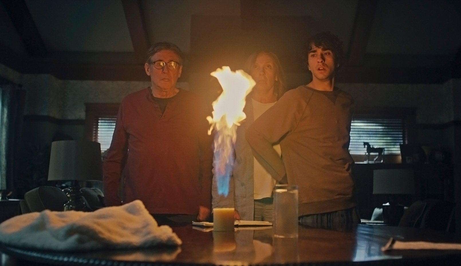 HEREDITARY, from left: Gabriel Byrne, Toni Collette, Alex Wolff, 2018. / A24 /Courtesy Everett Collection