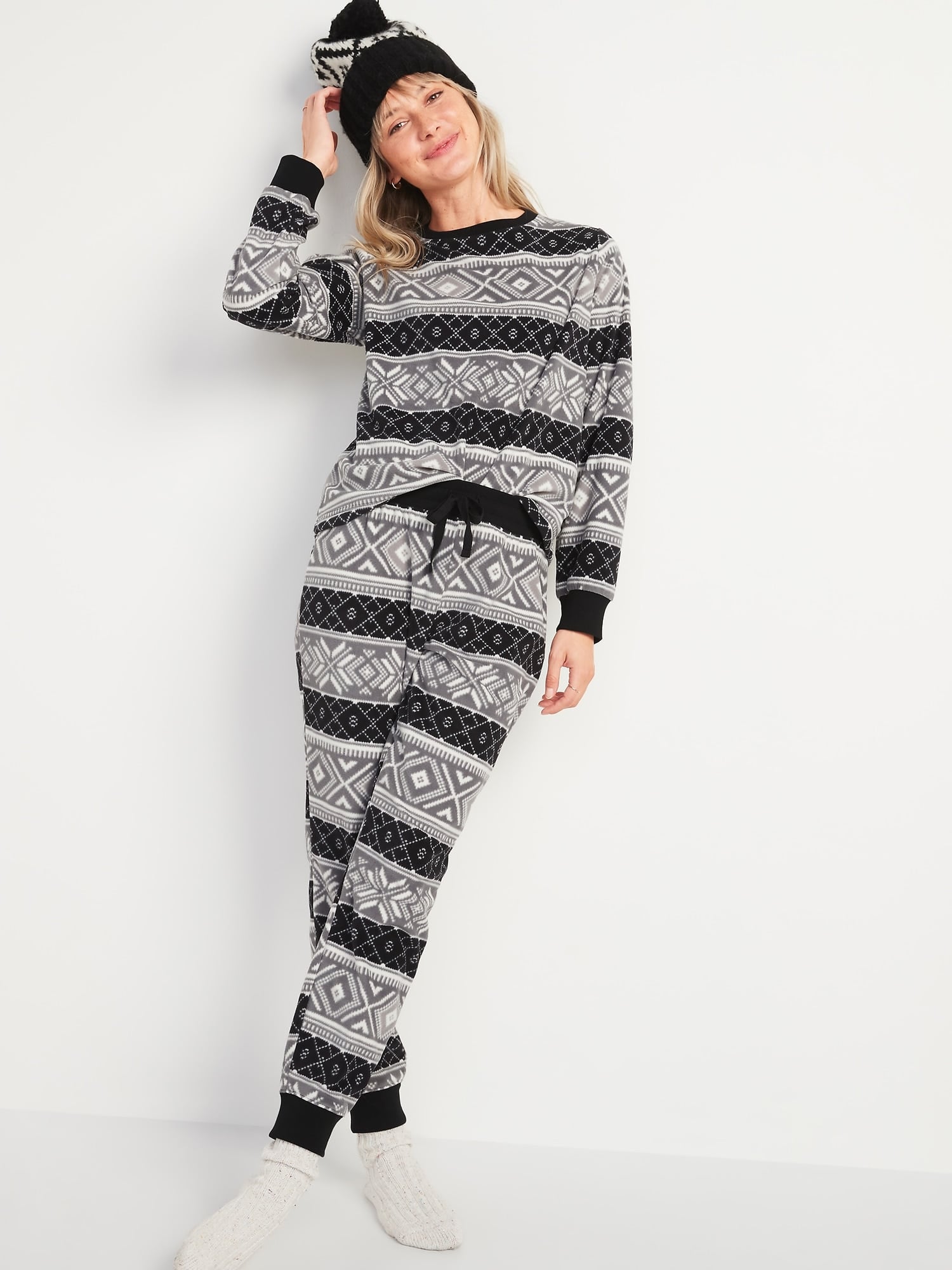 Old navy black on sale and white pajamas