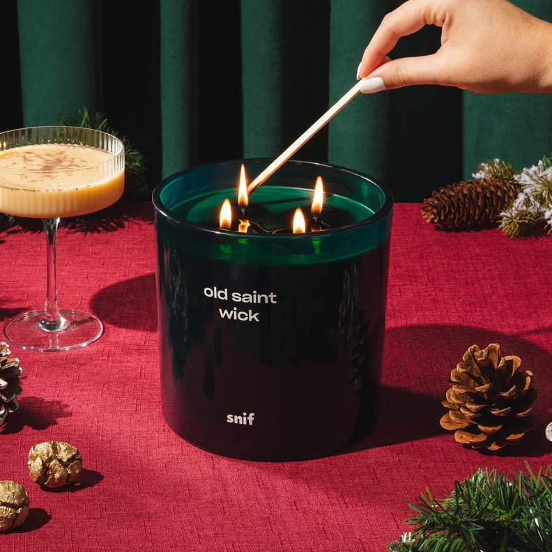 A Festive Christmas Candle: Snif Old Saint Wick Scented Candle