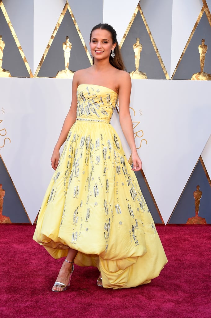 Alicia Vikander at the Oscars Red Carpet 2016