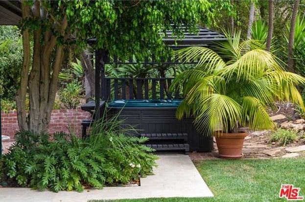 Miley Cyrus Buys Malibu House Near Liam Miley Cyrus Buys Malibu House Near Liam