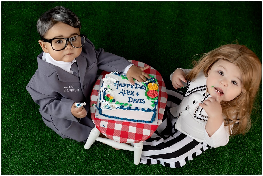 Adorable Schitt's Creek Cake Smash With Babies