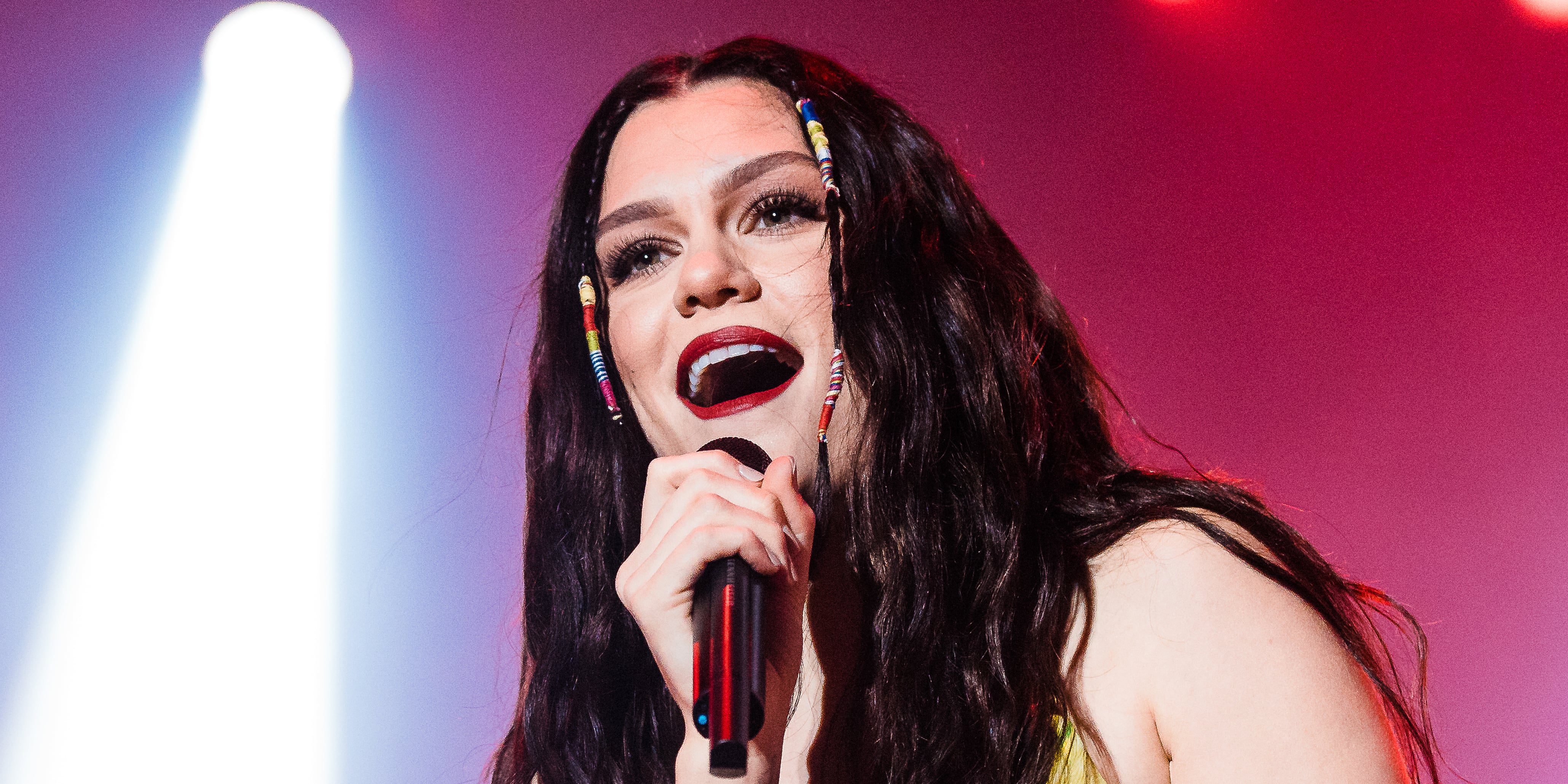 Jessie J Let a Fan Do Her Makeup in London | POPSUGAR Beauty