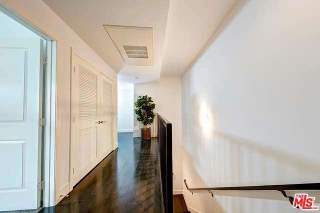 Steven Yeun Selling Hollywood Home November 2016