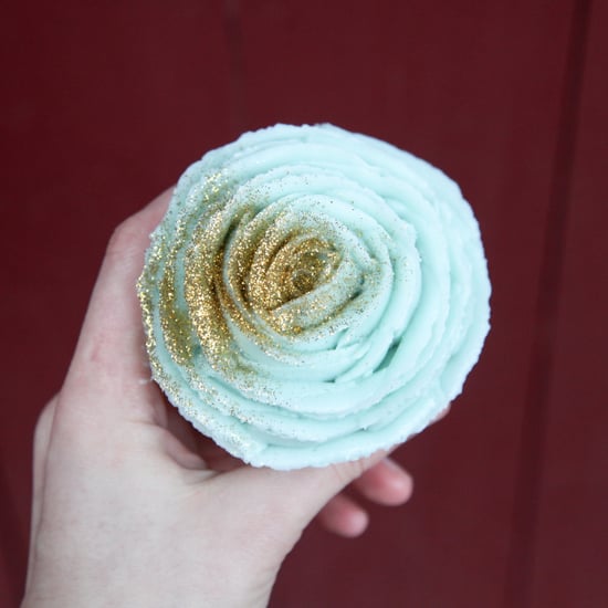 How to Frost Cupcakes Like a Rose