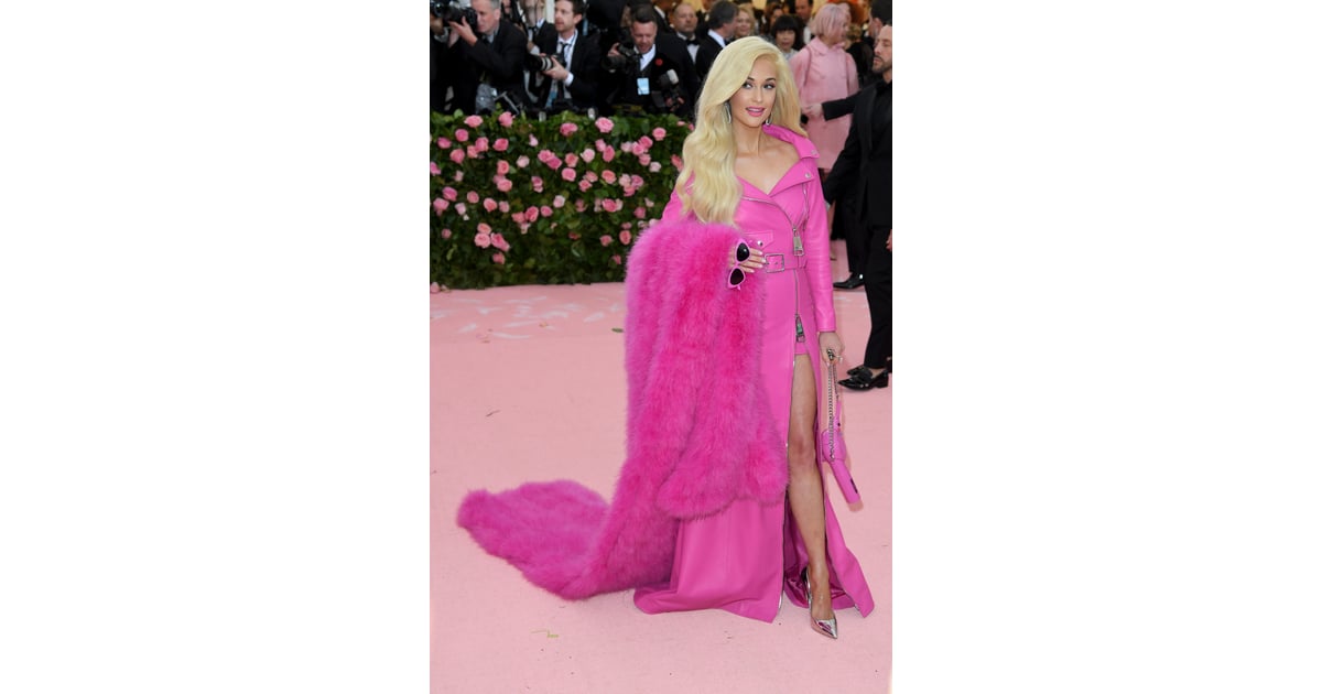 So Camp Kacey Musgraves Transforming Into A Life Size Barbie Pink Convertible And All Who 