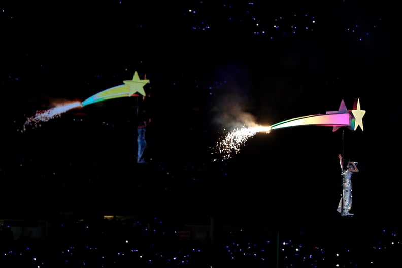 Katy Perry Flying During Super Bowl Halftime Show Popsugar Celebrity 