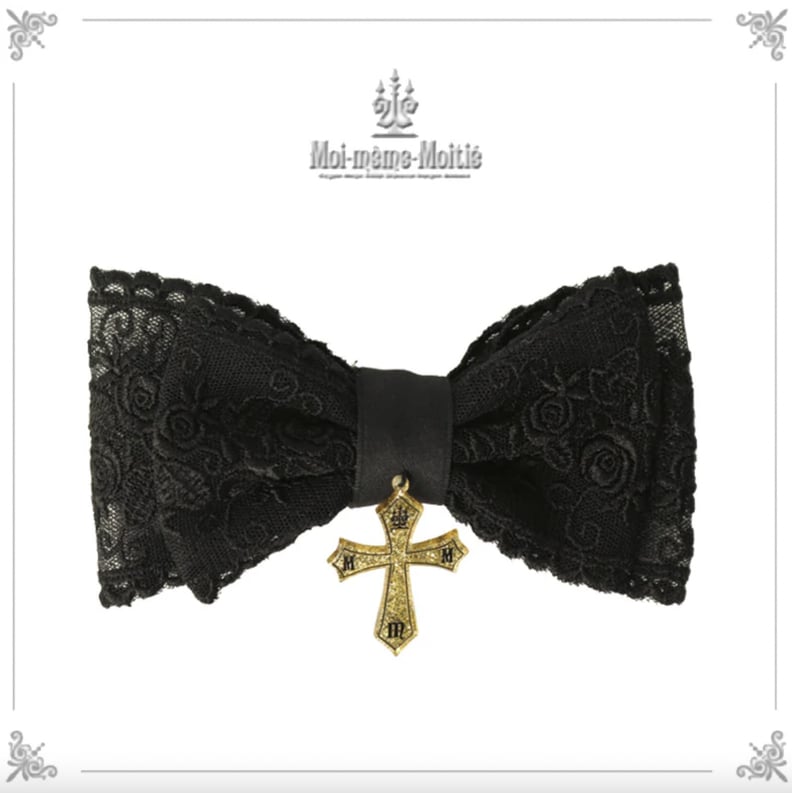A Goth Lolita Ribbon Clip