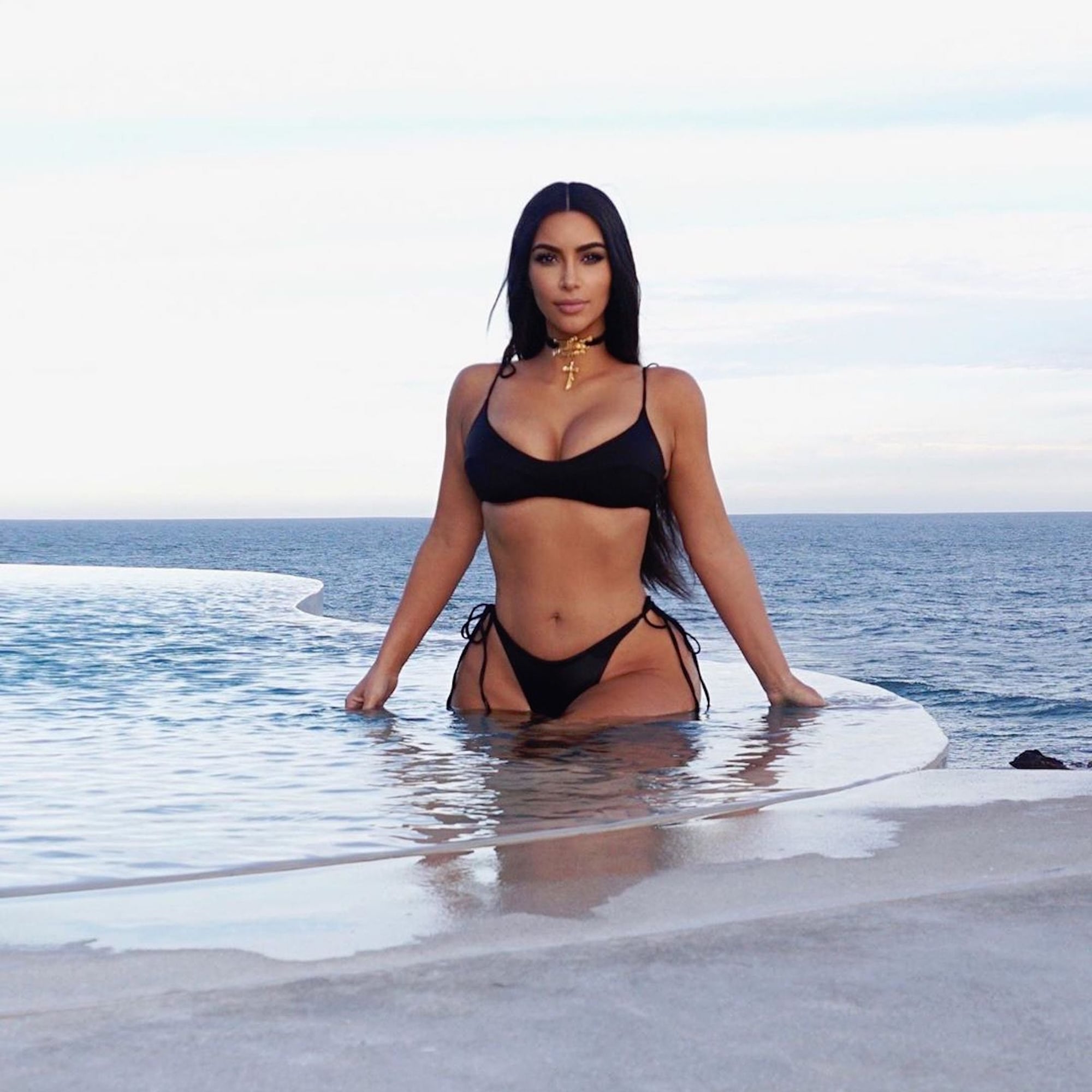 Bikini Sexy Celebrity Kim Kardashian Posing And Masturbating