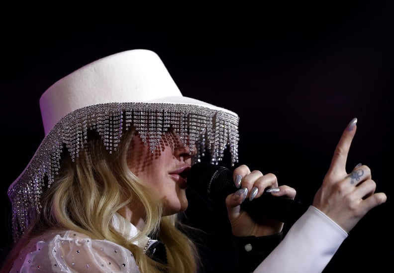 Ellie Goulding's Diamante Hat at Dallas Cowboys Halftime | POPSUGAR Fashion
