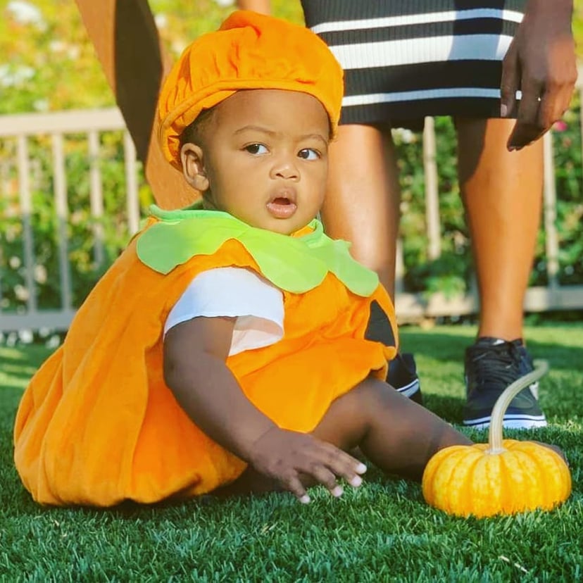 Kaavia James Union Wade s Pumpkin Halloween Costume Photos
