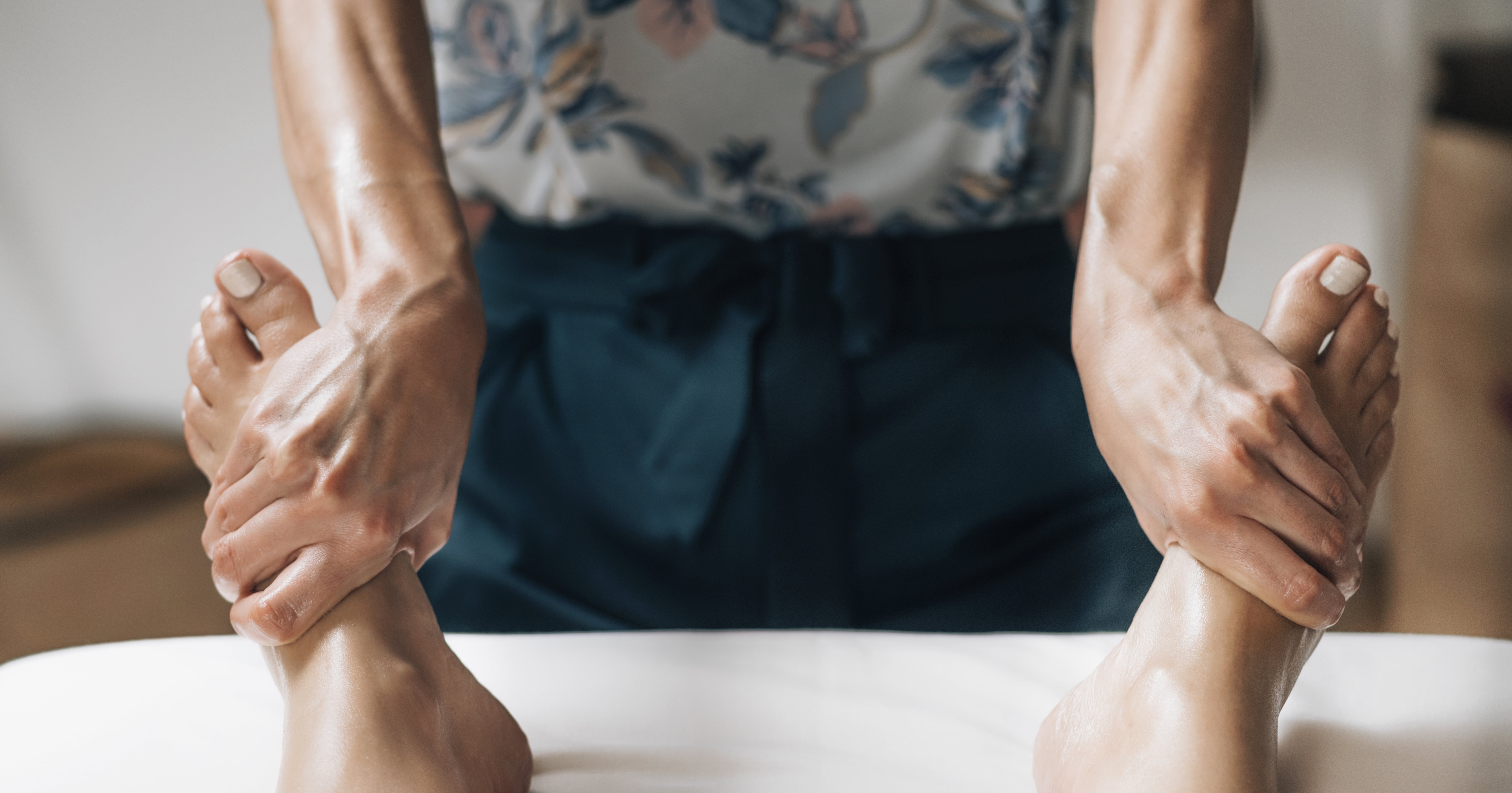 I Tried Reflexology For My Gut Issues - and It Worked