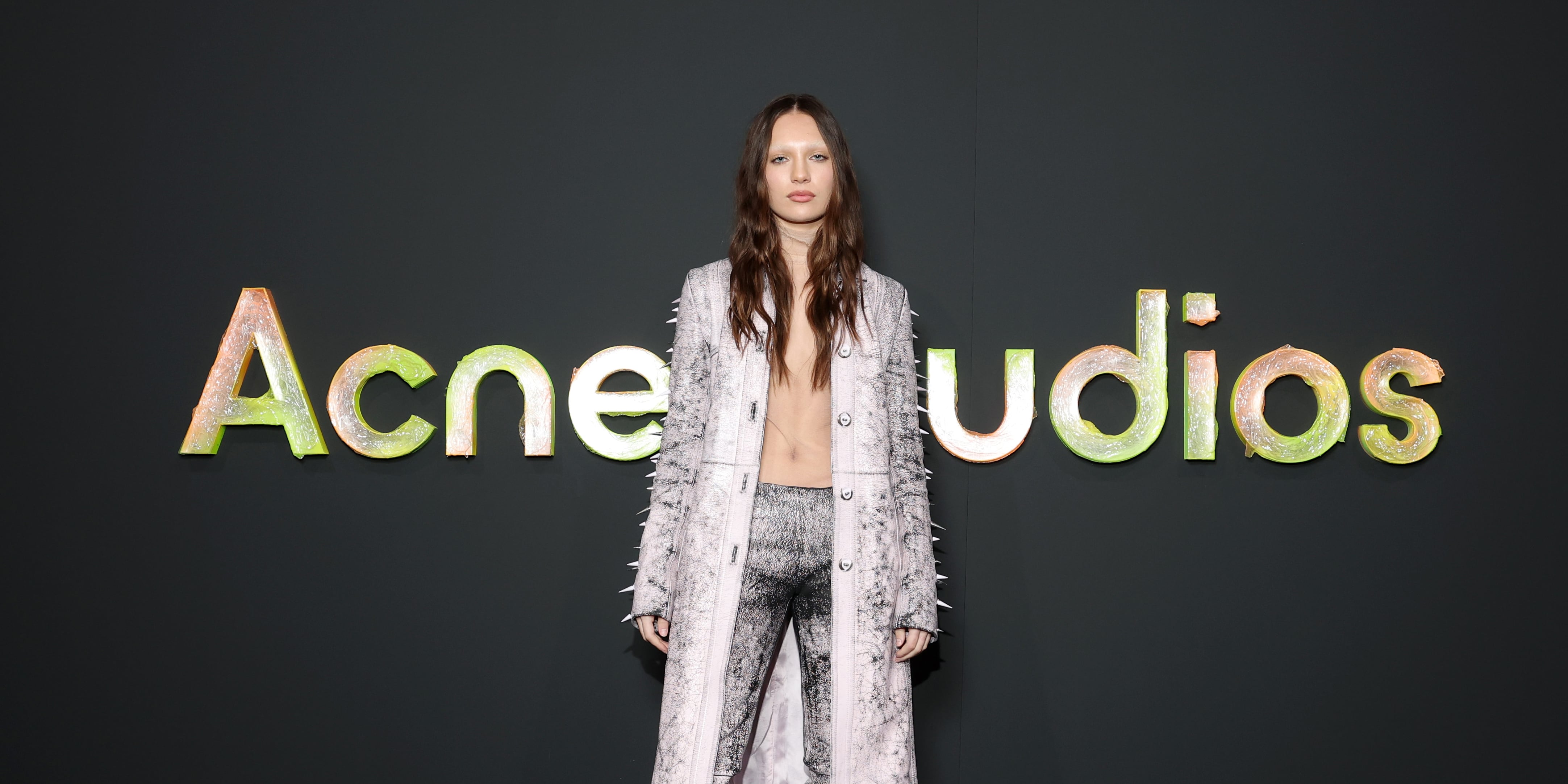 Maddie Ziegler’s Bleached Eyebrows at Paris Fashion Week | POPSUGAR Beauty