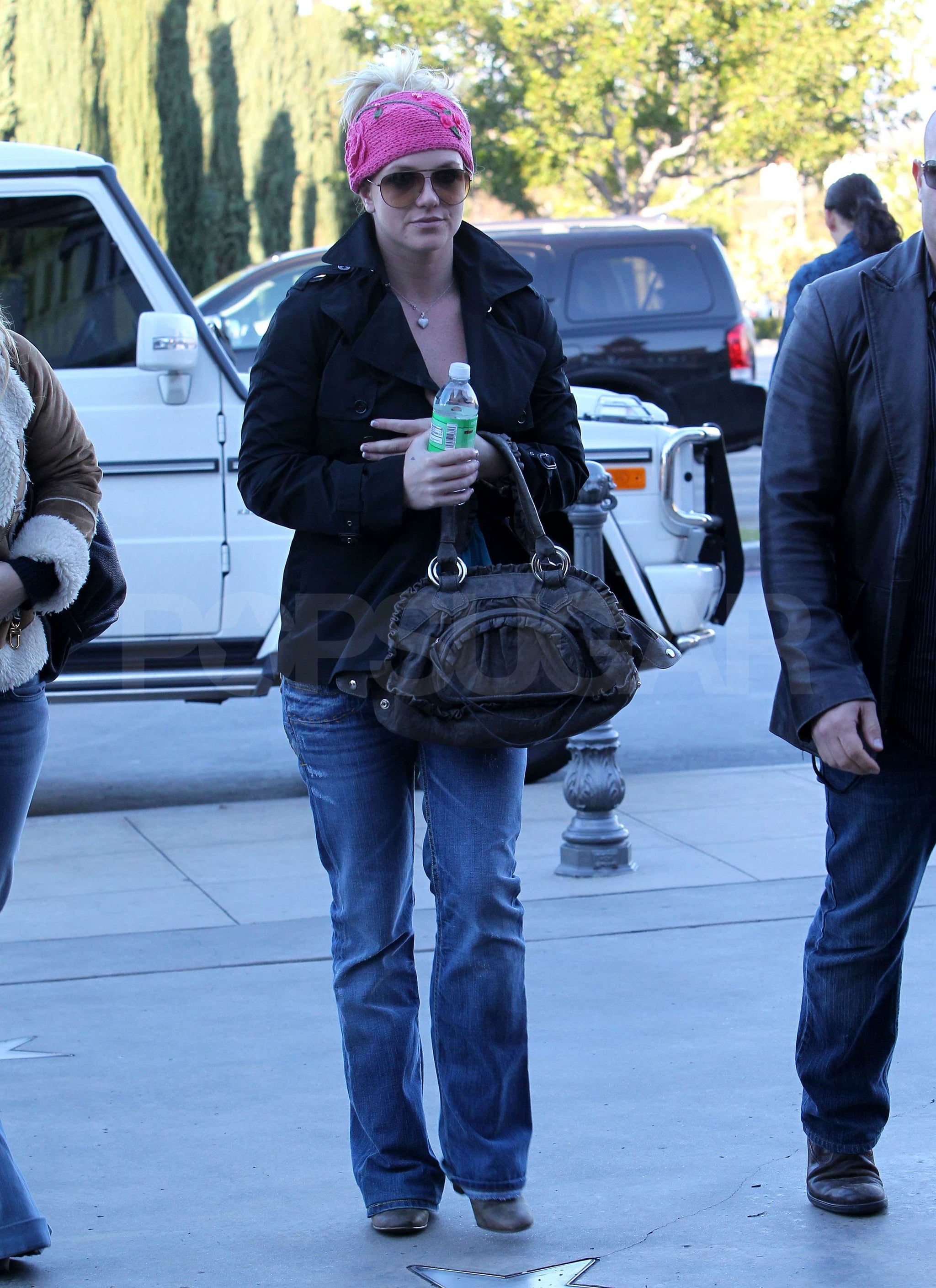 Pictures Of Britney Spears Getting Nails Done In La Popsugar Celebrity