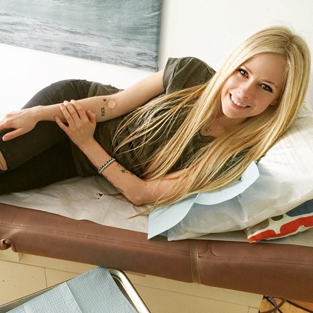 Avril Lavigne Posts About Lyme Disease November 2015 POPSUGAR Celebrity