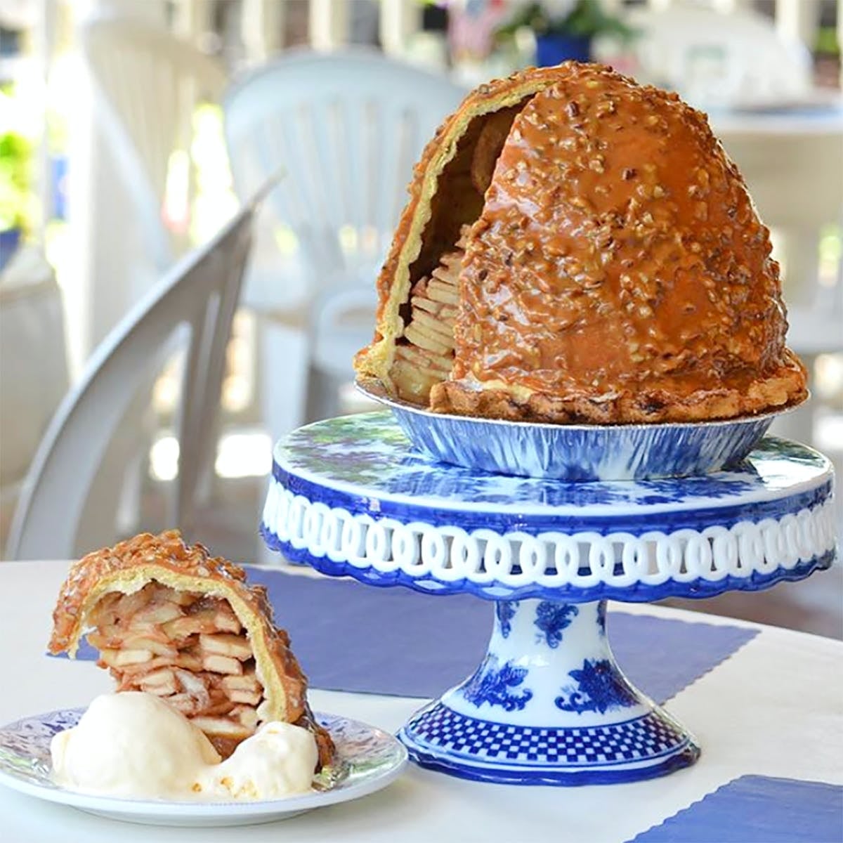 How To Order The Levee High Caramel Pecan Apple Pie Popsugar Food