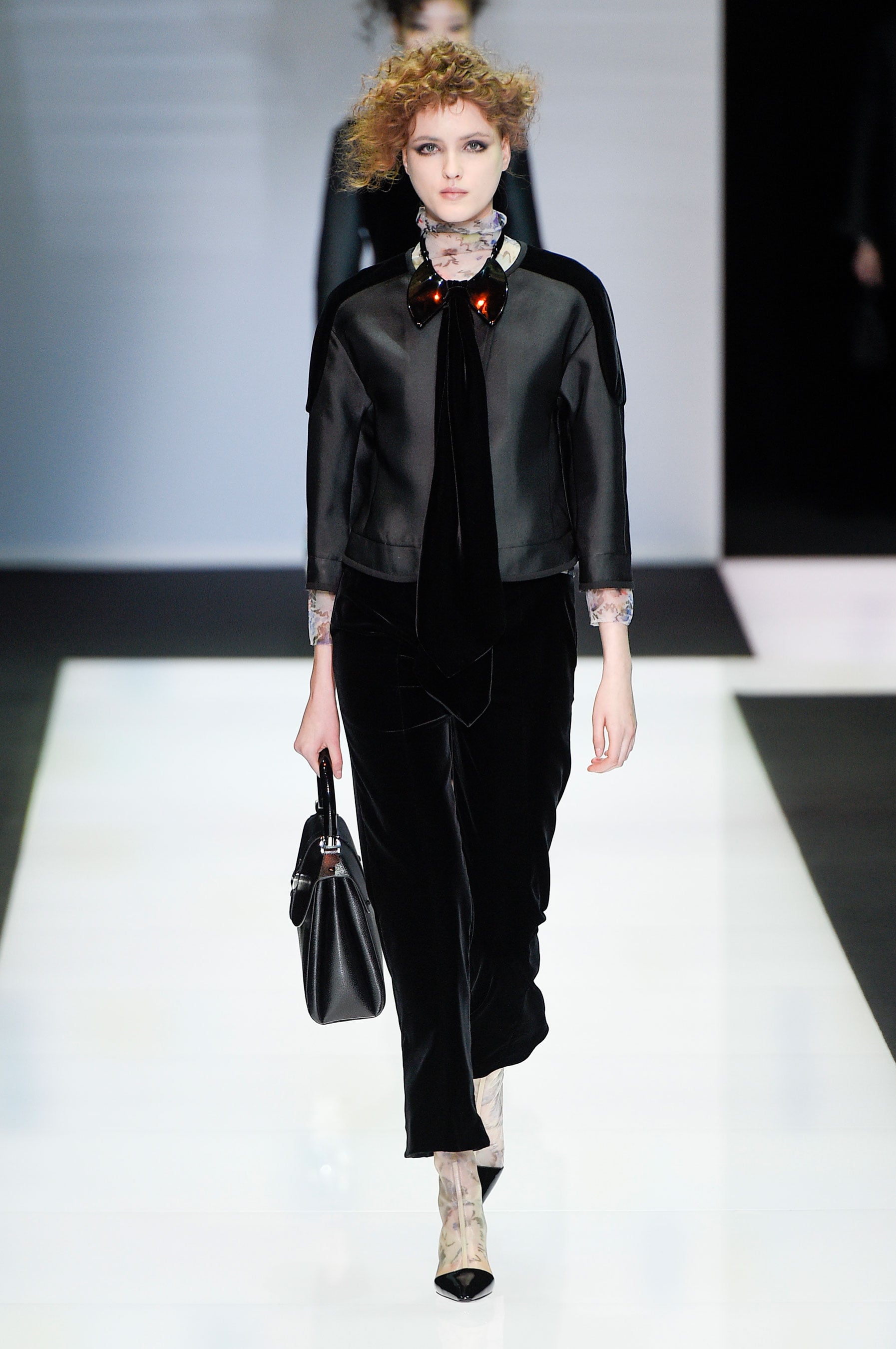 Grote hoeveelheid Lucky agenda Fashion, Shopping & Style | A Brand-New Suit Just Came Walking Down Giorgio  Armani's Runway | POPSUGAR Fashion Photo 47
