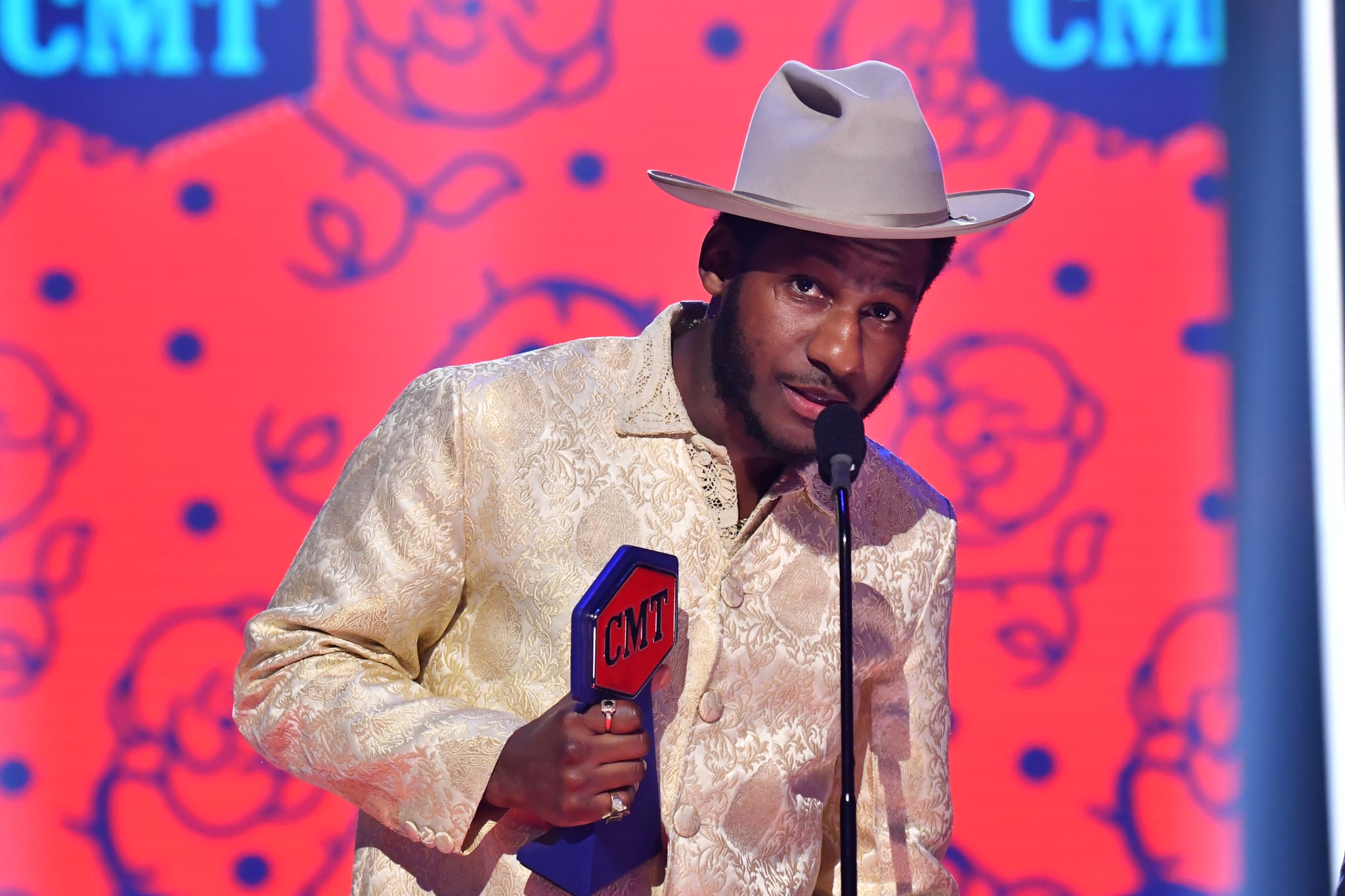 Best Pictures From The 2019 Cmt Awards Popsugar Celebrity