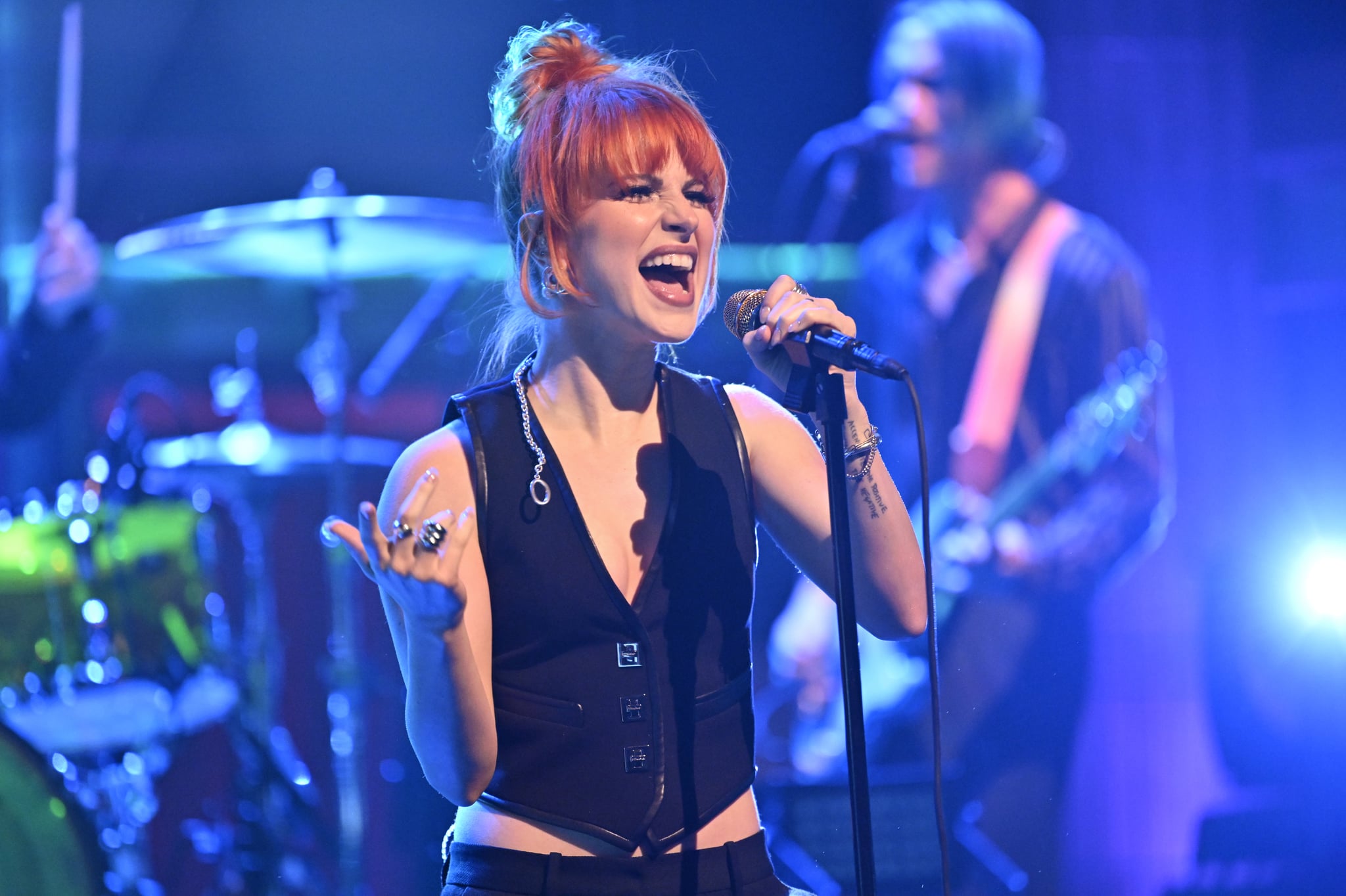 Hayley Williams Pauses Concert to Stop Fight POPSUGAR Entertainment UK