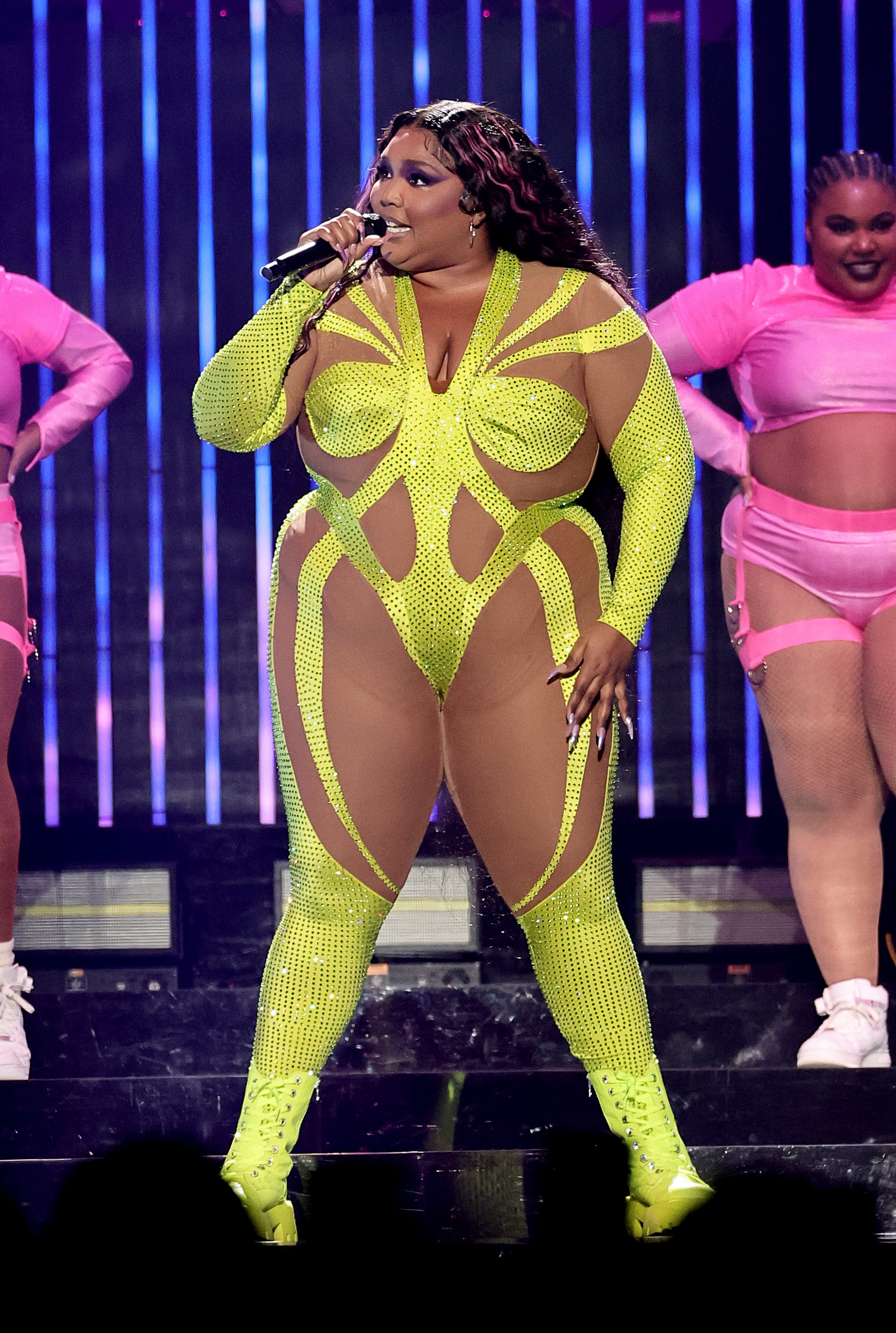 NEW YORK, NEW YORK - OCTOBER 02: Lizzo performs onstage at Madison Square Garden on October 02, 2022 in New York City. (Photo by Jamie McCarthy/Getty Images)